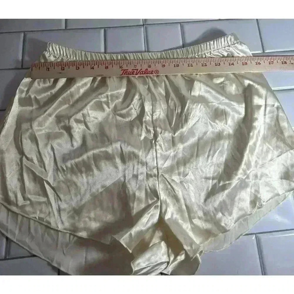 Women's Beige Spaghetti Strap Top Shorts Pajamas L Lounge Wear Large - Picture 8 of 8